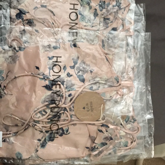 Blush Floral Top - Picture 3 of 3